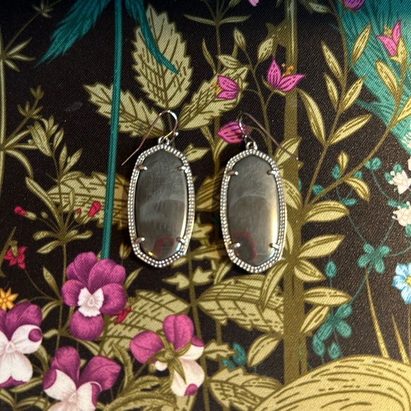 Kendra Scott Chrome/Silver earrings - Picture 1 of 1